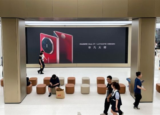 huawei-reclaims-top-spot,-apple-slides-in-china-mobile-market