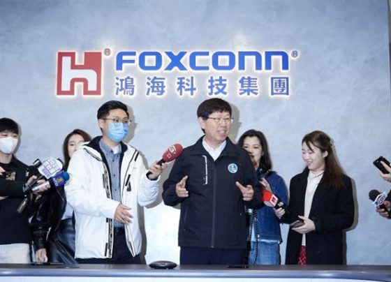 foxconn-warns-rising-global-tariffs-could-shrink-markets,-spurring-production-shifts
