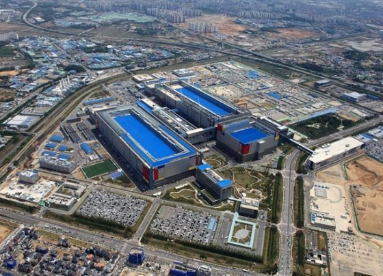 economy-minister-of-netherlands-and-former-asml-ceo-visit-samsung’s-pyeongtaek-plant
