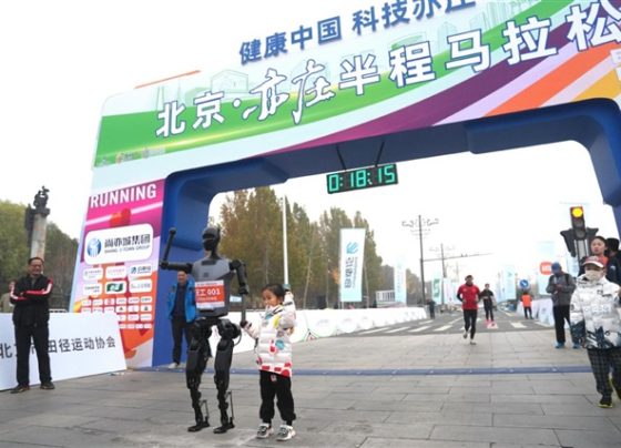 race-into-the-future:-china-expedites-humanoid-robotics-with-beijing’s-1st-robot-half-marathon