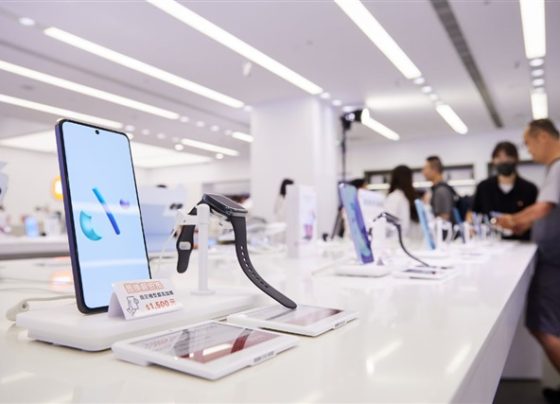 mobile-market-enters-off-season-as-panel-prices-hold-steady