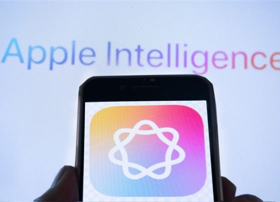 iphone-2025-sales-outlook-dimmed-by-rumored-ai-siri-delay