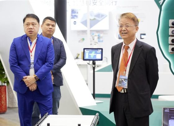 ipc-vendors-integrate-hardware-and-software-for-competitive-advantage
