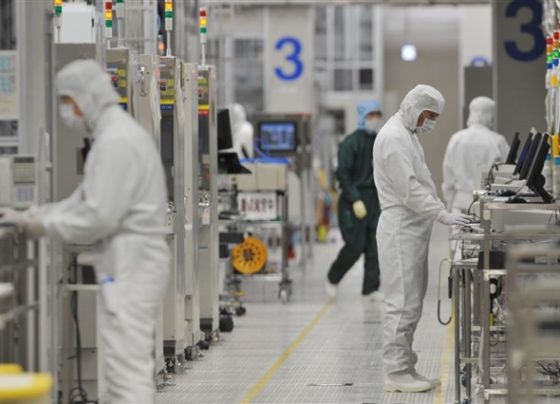 China’S-Chip-Equipment-Makers-Ascend-As-Tariffs-Expedite-Local-Substitution