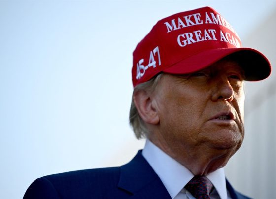 us-announces-tariff-exemptions-on-smartphones,-pcs,-and-servers,-benefitting-apple