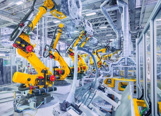 india-roundup:-india-capitalizes-on-us-china-trade-dispute-for-growth