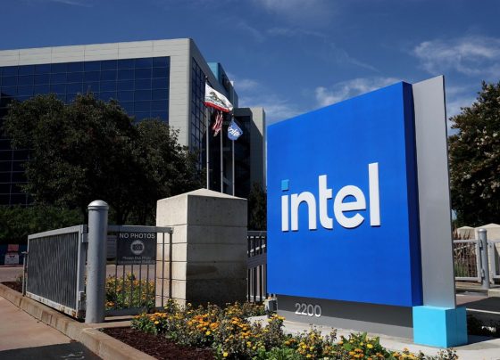 intel-foundry-sales-rise,-losses-narrow-as-company-unveils-major-cost-cutting-plan