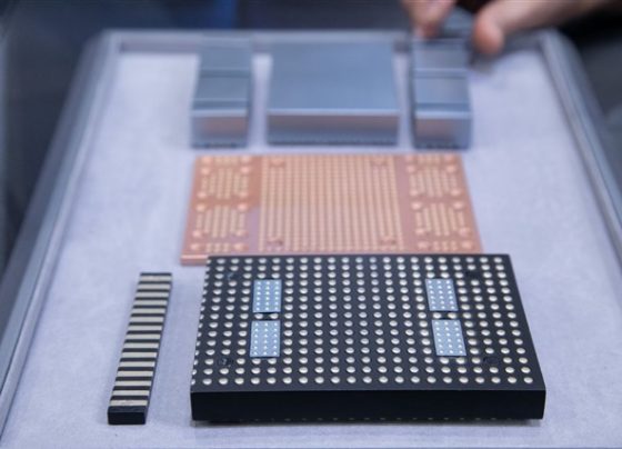 gold-surge-squeezes-chip-packaging-margins