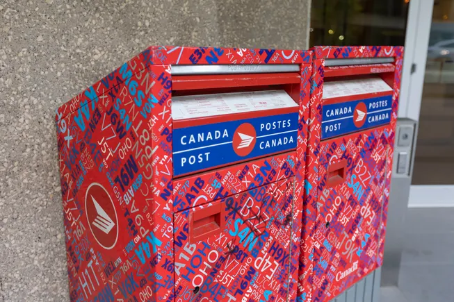 Canada Post union issues Friday strike notices