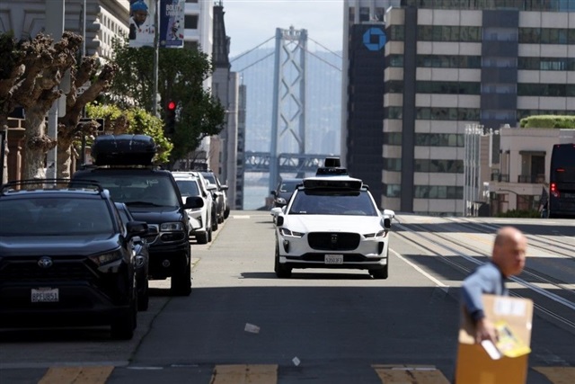 US, China sharply diverged in regulatory paths for high-level autonomous driving