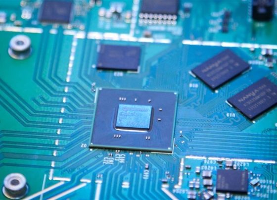 taiwan,-sea-anchor-us-chip-supply:-tariffs-may-do-more-harm-than-good