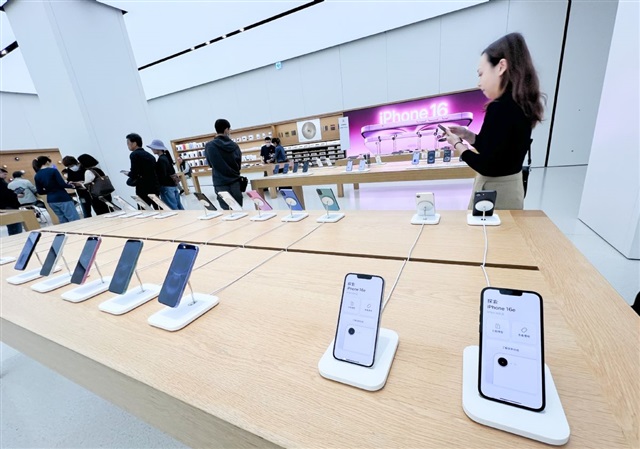 Apple’s 2Q earnings in focus: trade tensions, AI lag, and China headwinds cloud outlook