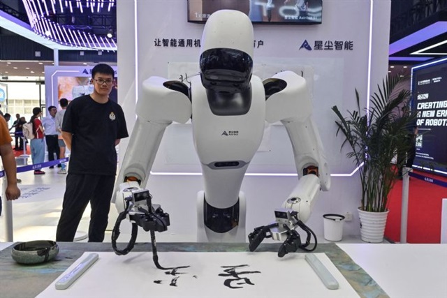 Vingroup enters humanoid robot race with Vietnam’s first ‘Made-in-Vietnam’ model
