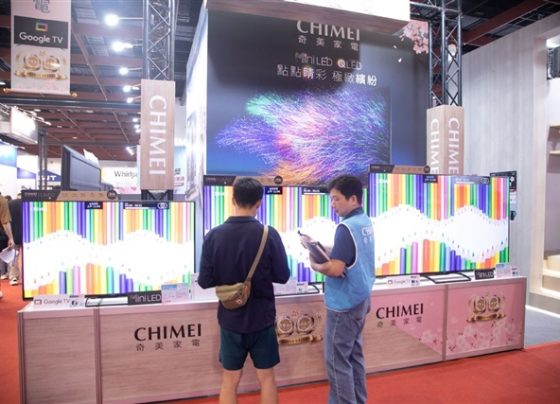 chinese-panel-makers-cut-output-amid-weak-demand-and-us-tariffs