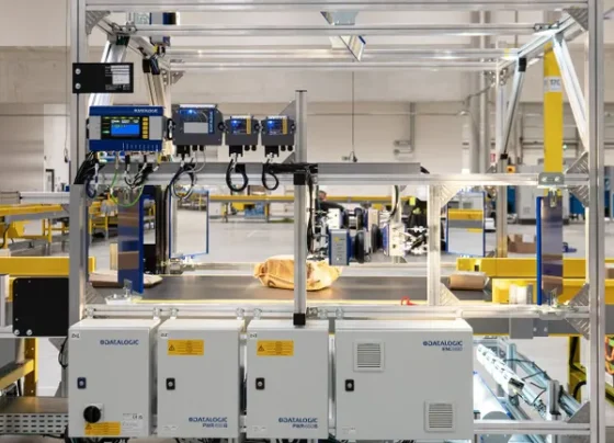 amazon-reveals-new-warehouse-robots-in-push-to-trim-manual-tasks