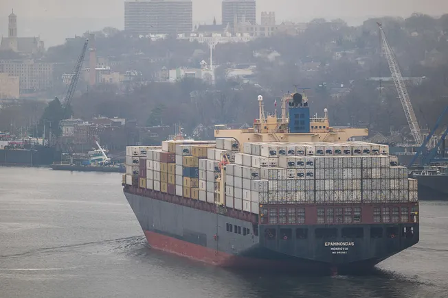 Ocean spot rates cool in June as demand wanes, experts say