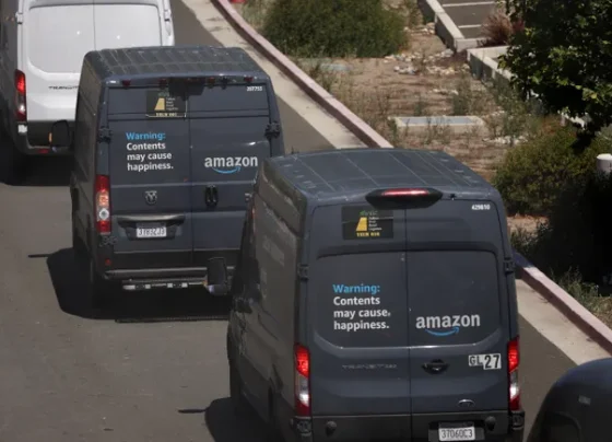 amazon-projected-to-ship-more-than-usps-by-2028:-pitney-bowes