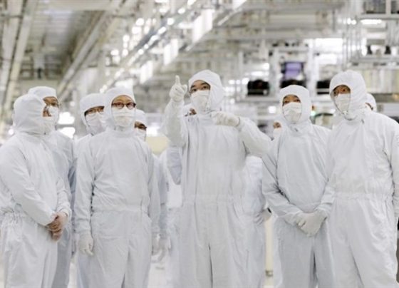 samsung-lags-a-year-behind-tsmc-in-1.4nm-race,-shifts-focus-to-2nm-reset