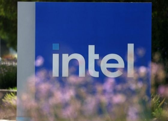 intel-plans-to-abandon-in-house-glass-substrate-development,-shift-to-external-procurement