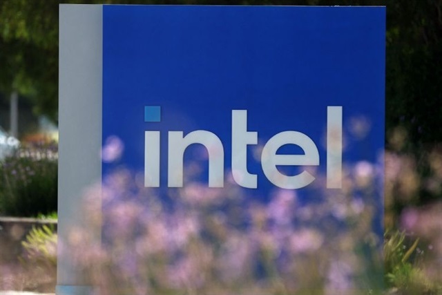 Intel plans to abandon in-house glass substrate development, shift to external procurement