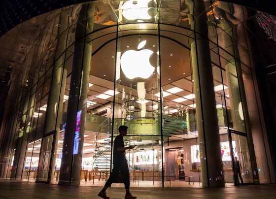 luxshare-to-list-in-hong-kong-as-part-of-global-strategy,-joins-wave-of-apple-suppliers