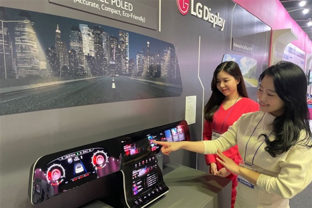 Big screens, bigger stakes: LG and Samsung compete in the SDV display market