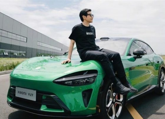 xiaomi’s-‘toys-for-grown-ups’-strategy-fuels-hype-for-yu7-ev,-smart-glasses
