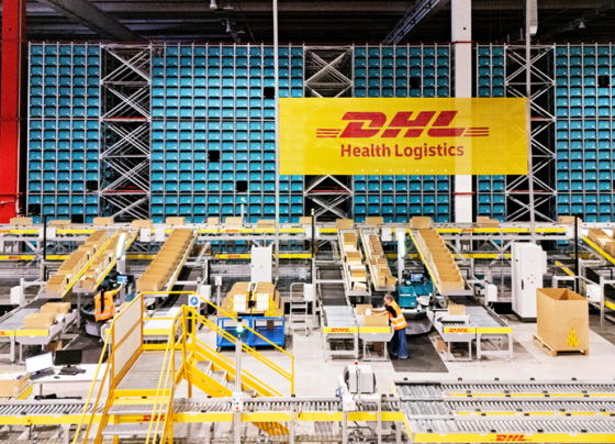 logistica-del-farmaco,-dhl-inaugura-nell’hub-di-livraga-(lodi)-un’area-con-138-robot