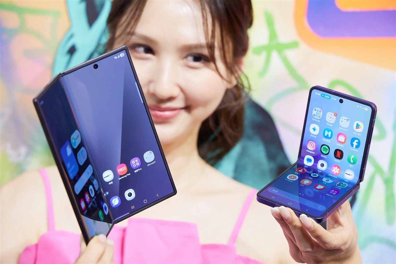 Samsung’s foldable focus on high-end smartphones sparks chipmaker optimism