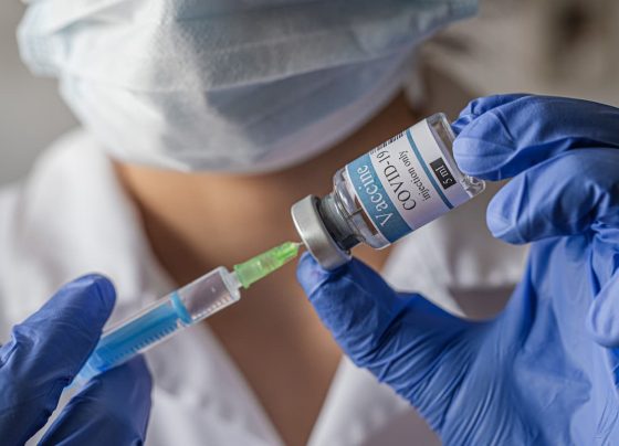 vaccination-can-reduce-long-term-kidney-function-decline,-mortality-risk-in-hospitalized-patients-with-covid-19