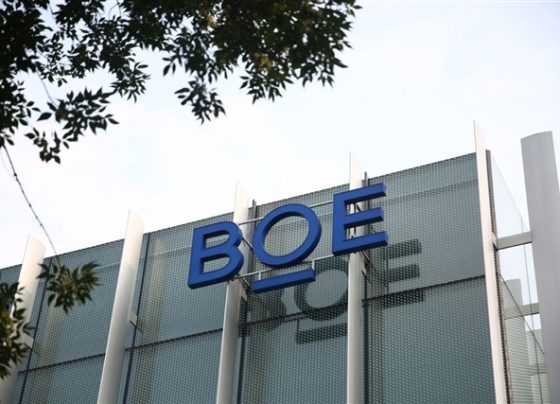 boe’s-oled-salvo-hits-samsung-again,-apple-braces-for-fallout