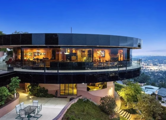 inside-the-bizarre-$5m-california-house-that-rotates-360°