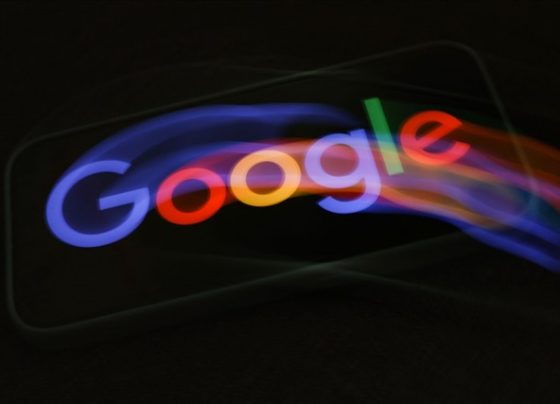 google-quietly-develops-smart-glasses-while-promoting-gemini-ai