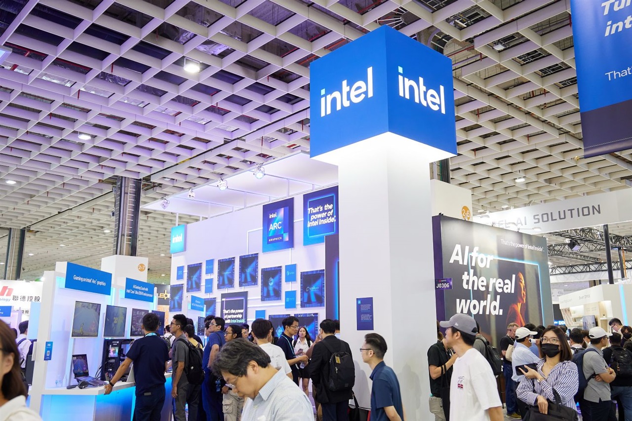 Intel warns of exit from 14A node development after US$3 billion hit