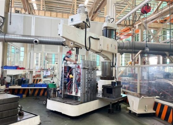 manufacturing-sector-prioritizes-measurable-returns-as-ai-adoption-accelerates-smart-factory-push