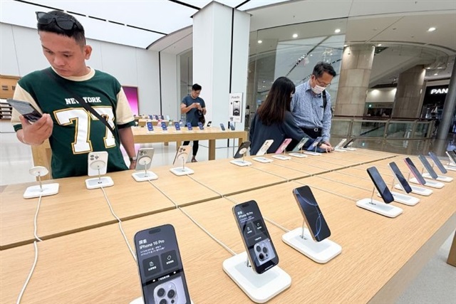 iPhone 16 demand powers lens makers, but 4Q25 is the real test