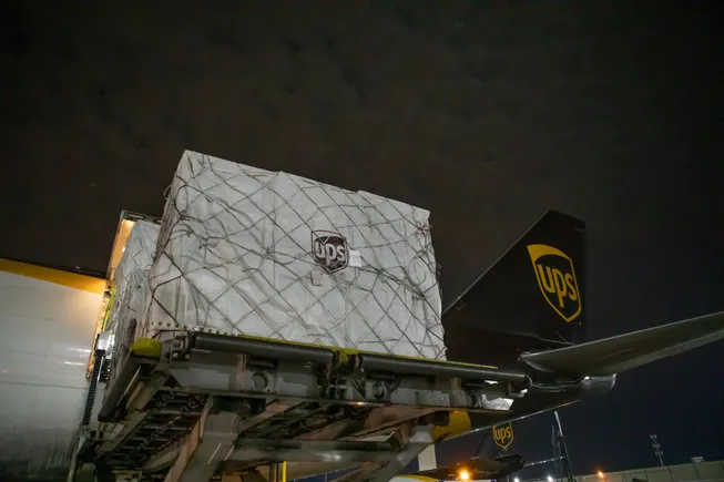 July air cargo volumes up as shippers circumvent tariffs