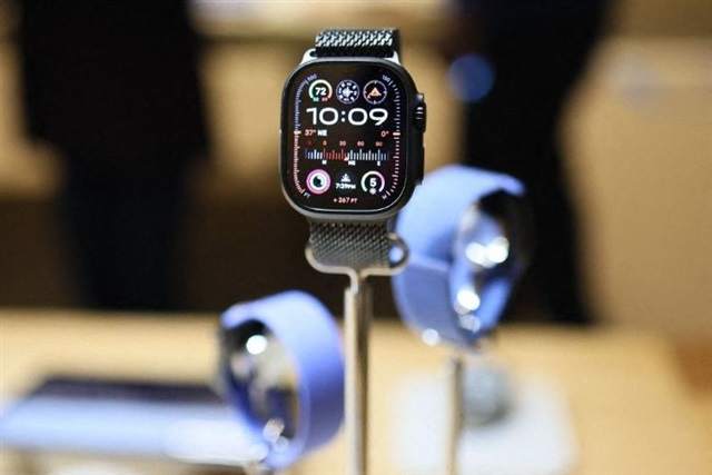Apple redesigns US Apple Watch blood oxygen feature to avoid patent dispute