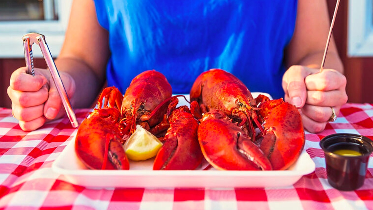 6 Things to Do in Ogunquit, Maine—From Seafood Eateries to Scenic Walks