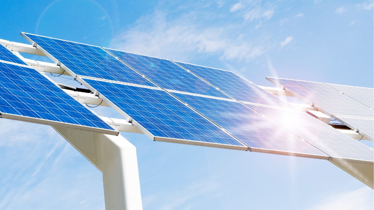 Why 5 Million Americans Are Going Solar: ‘It’s Saving Them Money’