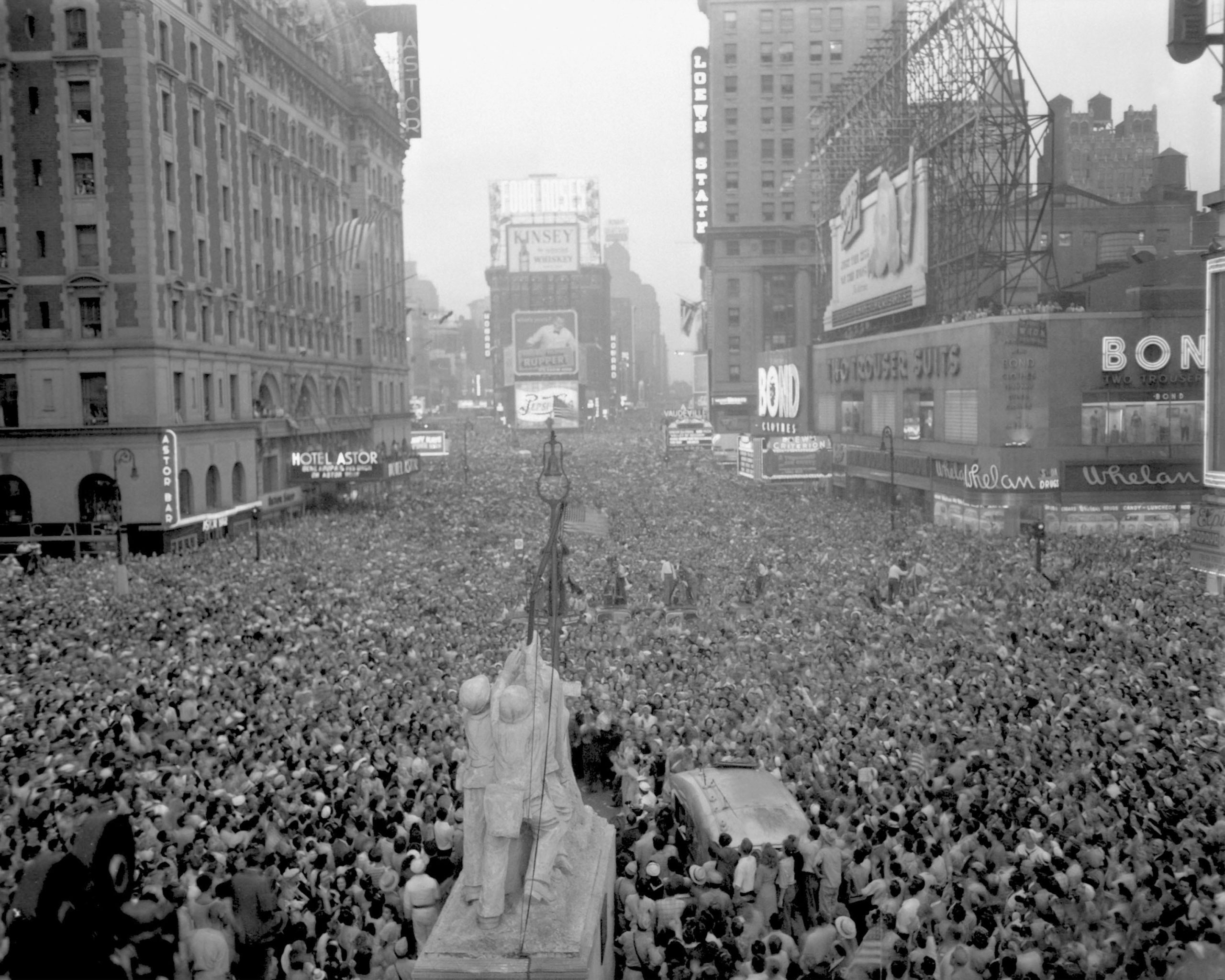 The Truth About the Famous VJ Day Kiss Photo—80 Years Later
