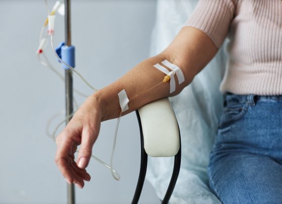 selection-considerations-for-abemaciclib-versus-ribociclib-in-early-hr+/her2-breast-cancer:-efficacy,-safety,-and-long-term-outcomes