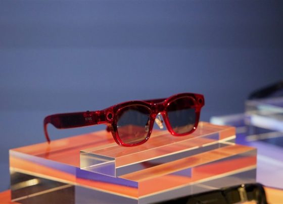 chipmakers-bet-on-agentic-ai-to-spark-consumer-demand-for-smart-glasses-after-ray-ban-success