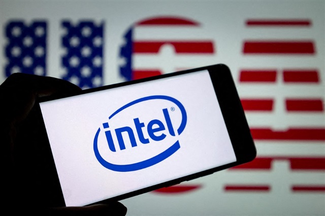 It’s official: Trump administration takes 10% Intel stake in $8.9B deal