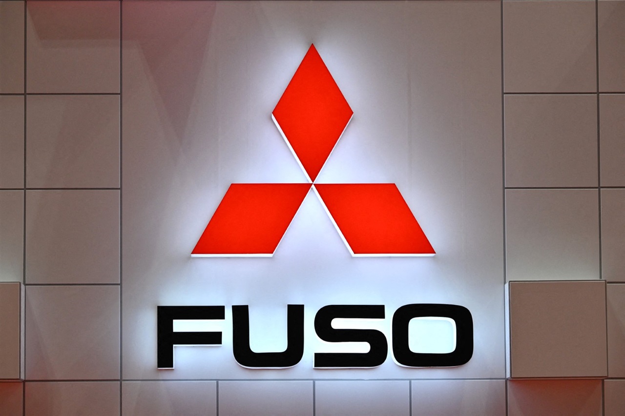 Mitsubishi Fuso and Foxconn sign MOU to develop zero-emission buses for global markets