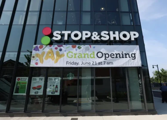 stop-&-shop-to-close-7-e-commerce-warerooms