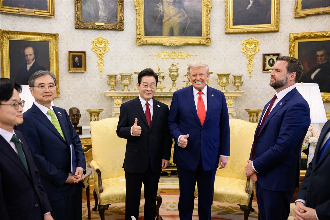 South Korean and US firms sign 11 agreements in shipbuilding, energy, and aviation during Lee’s visit to Washington