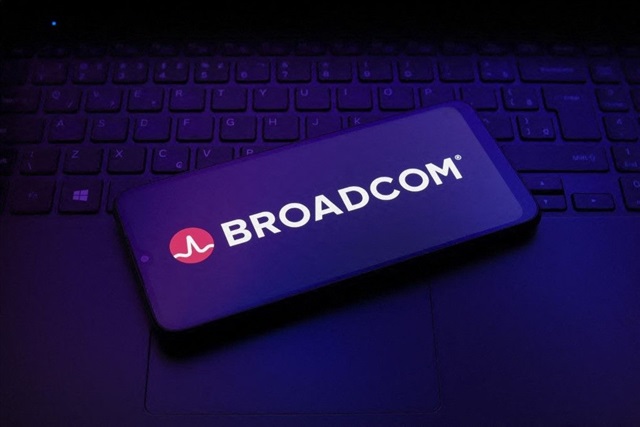 Research Insight: Broadcom defends Ethernet ecosystem as NVLink and UALink push specialized interconnects