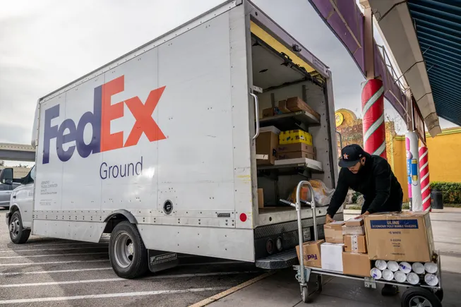 3 ways FedEx and UPS shippers can counter holiday surcharges