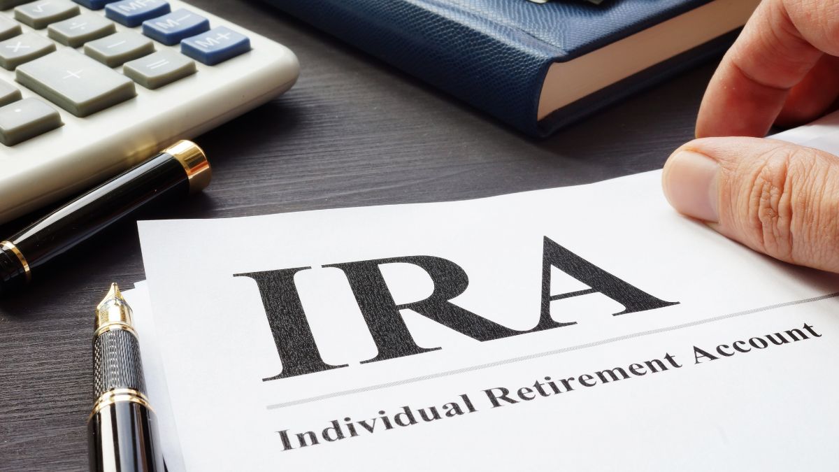 Financial Experts Share What You Need To Know About Roth IRA Accounts